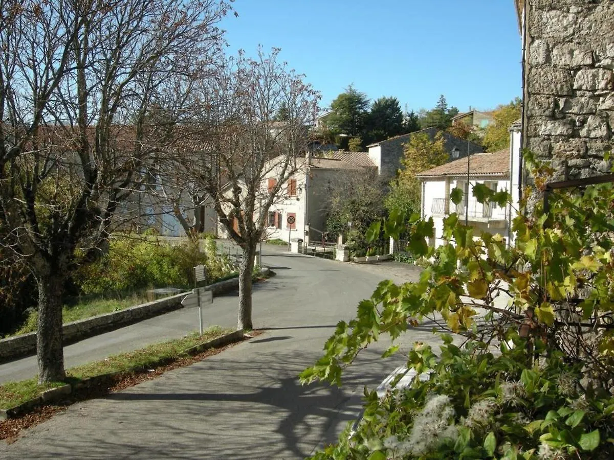 Holiday home Maison Accueillante A Reillanne Avec Jardin Clos France